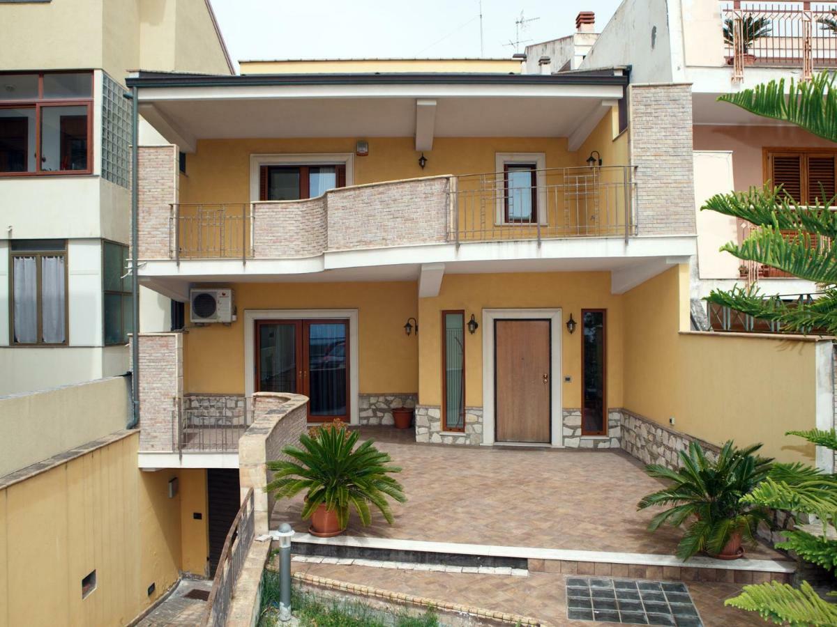 Villa Anna Santa Teresa Di Riva Exterior photo